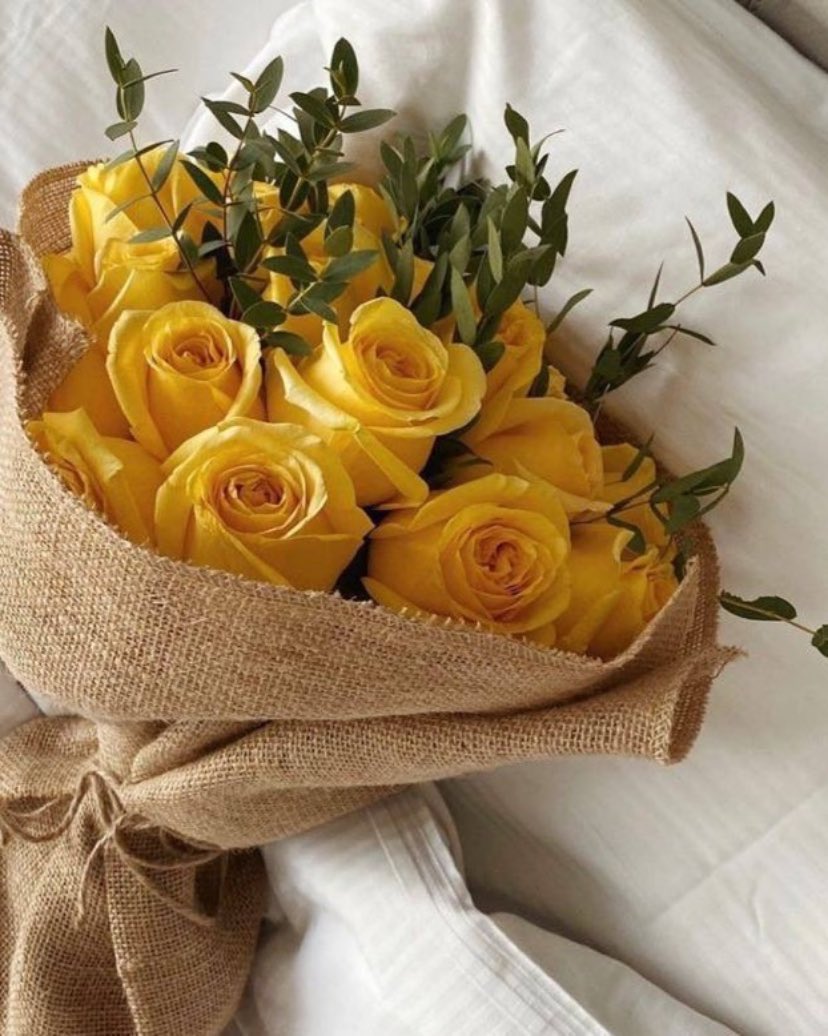 f3___2o's tweet photo. من أساسيات السعادة ، أن تؤمن بَ قضاء الله و قدره و تردد دائما ربي اختر لي ما تراهُ خيرًا لي،،
 #صباح_الخير💛💭 https://t.co/u4KeShHBes