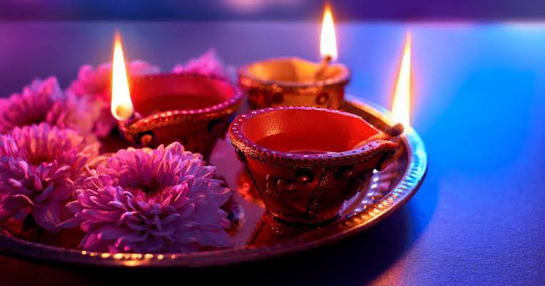 GautamGambhir's tweet photo. May this Diwali bring immense happiness to our country &amp; we move forward on the path of prosperity! #HappyDiwali to one &amp; all! https://t.co/zTxKcuD2gY