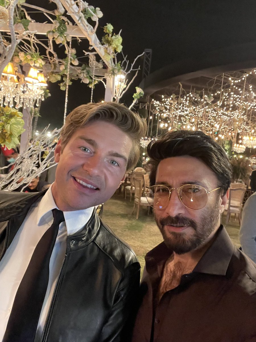 aijazz7's tweet photo. What a pleasure meeting the parfumerie genius @jeremyfragrance , meeting all the friends after a month long travel , good to see you again @adnanactor , its time to learn something new from you @jeremyfragrance
.
.
.
#parfum #parfüm #parfumerie #parfumer #passion #meetandgreet https://t.co/954rBD2hFC