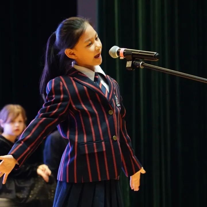 HdQingdao's tweet photo. On the ning nang nong, all the cows go bong! Our Grade 1 and 2 students did an amazing job during our annual House Poetry recital competition last week. #poetry #bilingualeducation #hdqingdao https://t.co/XiD4e5nCuV