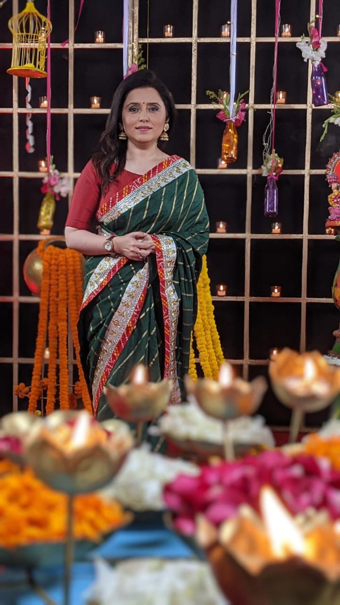 romanaisarkhan's tweet photo. Wishing all A Very Happy #Diwali https://t.co/0awbpvkBMW