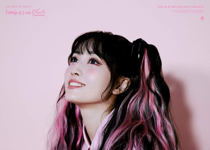 OnceAMillionn's tweet photo. Formula of love EXPLOSION Ver MOMO My Girl so beautiful 💗 https://t.co/IKUv8jOtot