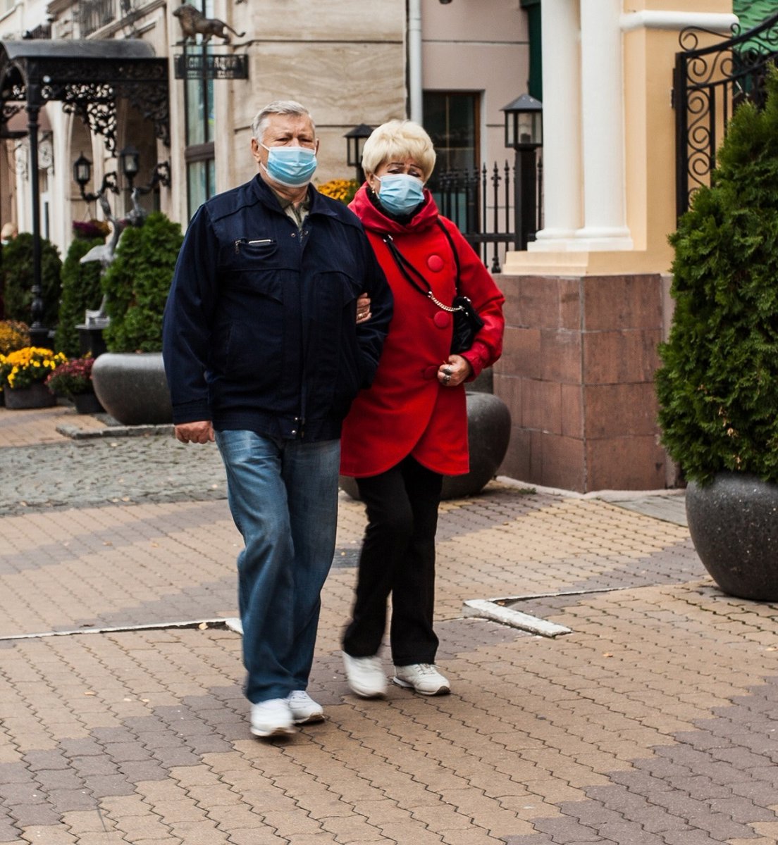 mirbelogorya's tweet photo. Нерабочие дни в Белгородской области продлеваться не будут!

С 8 по 22 ноября в регионе повсеместно вводится система QR-кодов для всей сферы услуг, кроме магазинов с товарами первой необходимости.

Ограничения сохраняются для непривитых жителей области старше 60 лет. https://t.co/lxBC6RiQQm