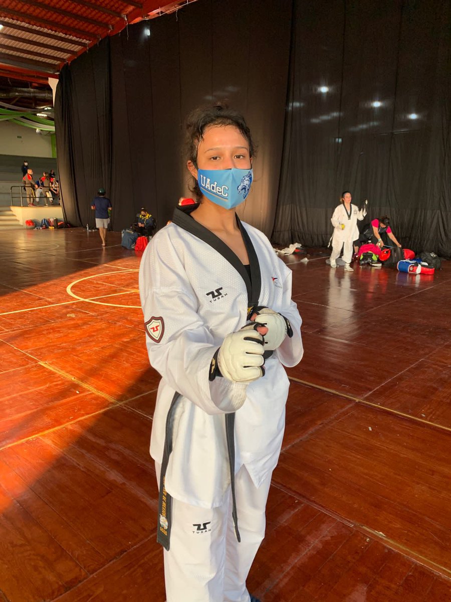 Davidhdzniurk's tweet photo. Hoy cerramos la jornada con medalla de oro🥇Imelda Guadalupe Contreras Agüero de la Facultad de Ciencias Químicas cursa el tercer semestre en la división -62 kg en el Campeonato Nacional de TaeKwonDo #EnElBienFincamosElSaber 🐺🥋
Medalla 36 https://t.co/v9Zol10x5r