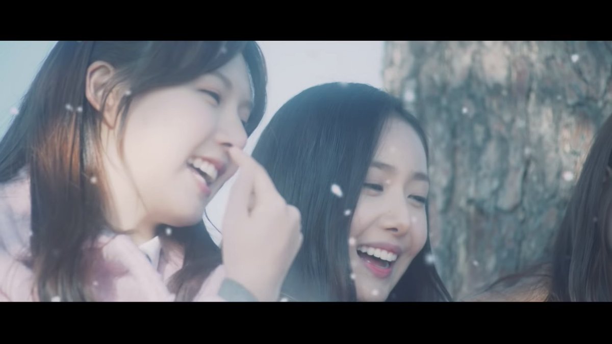 theonlygfriend's tweet photo. Thank you Gfriend💕Gfriend is the blueprint of the storyline

TALE OF GLASS BEAD
#ThankYouGFRIEND https://t.co/TL7kcRUaGU