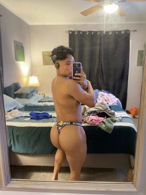 Watch ERICKITO BUBBLE 🍑's leaked NSFW photo on TwXstars