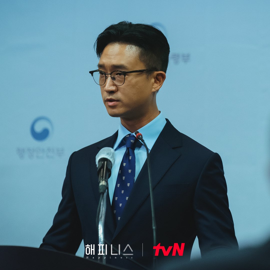 한효주X박형식X조우진의 치열한 생존기 다시 오지 않을 믿보배들의 시너지는 <해피니스>에서‼️ 11/5 [금] 밤 10:40 대공개 #티빙오리지널 #해피니스...