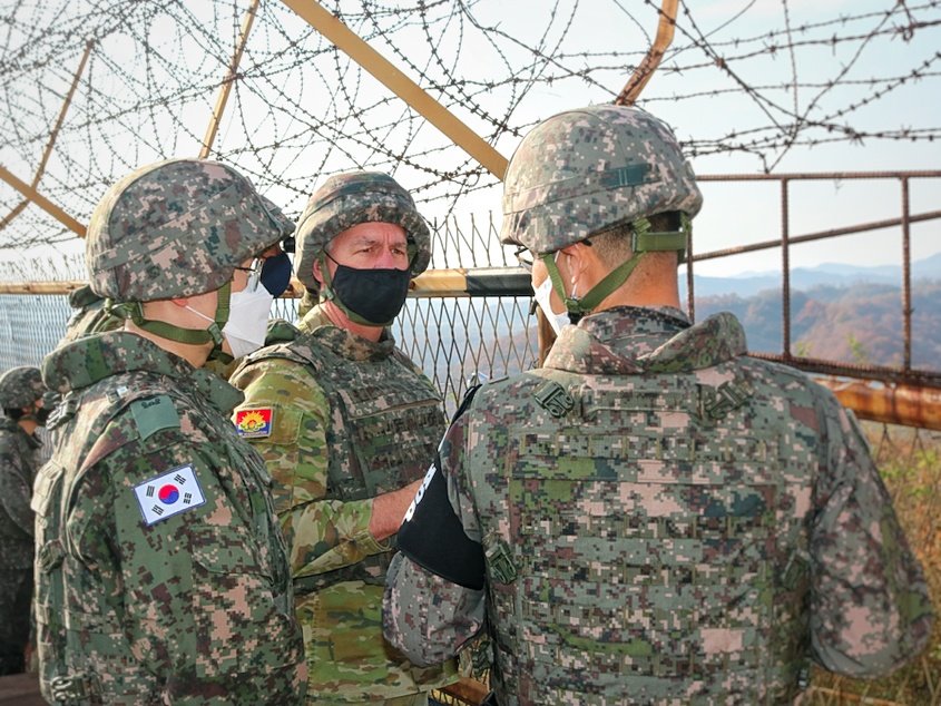 UN_Command's tweet photo. This week, #UNC🇺🇳 hosted Chief of the @AustralianArmy LTGEN Rick Burr at #ArrowheadHill. There, he met the Australian "Op Linesmen" contingent to the UNC Military Armistice Commission who work alongside the #ROK🇰🇷 military's exceptional #Demining &amp; #RemainsRecovery Task Force. https://t.co/PmJDTYjJdq