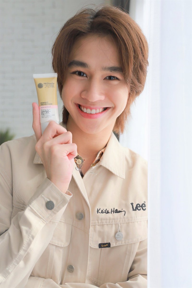 Geesetsu1's tweet photo. Just starting the use of the sunscreen🙊
#PROhada #โปรฮาดะ https://t.co/tYXLlqceFk