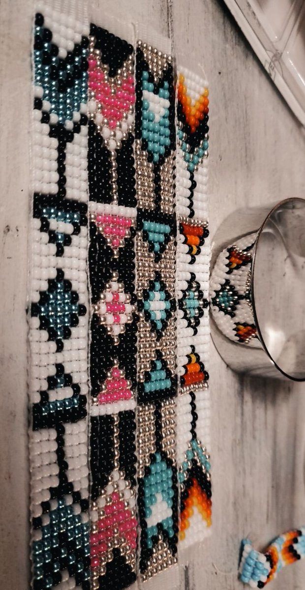 flyingmco's tweet photo. A little before &amp; after of the metal beaded bracelets. 💥 https://t.co/d7HV9KVHp4