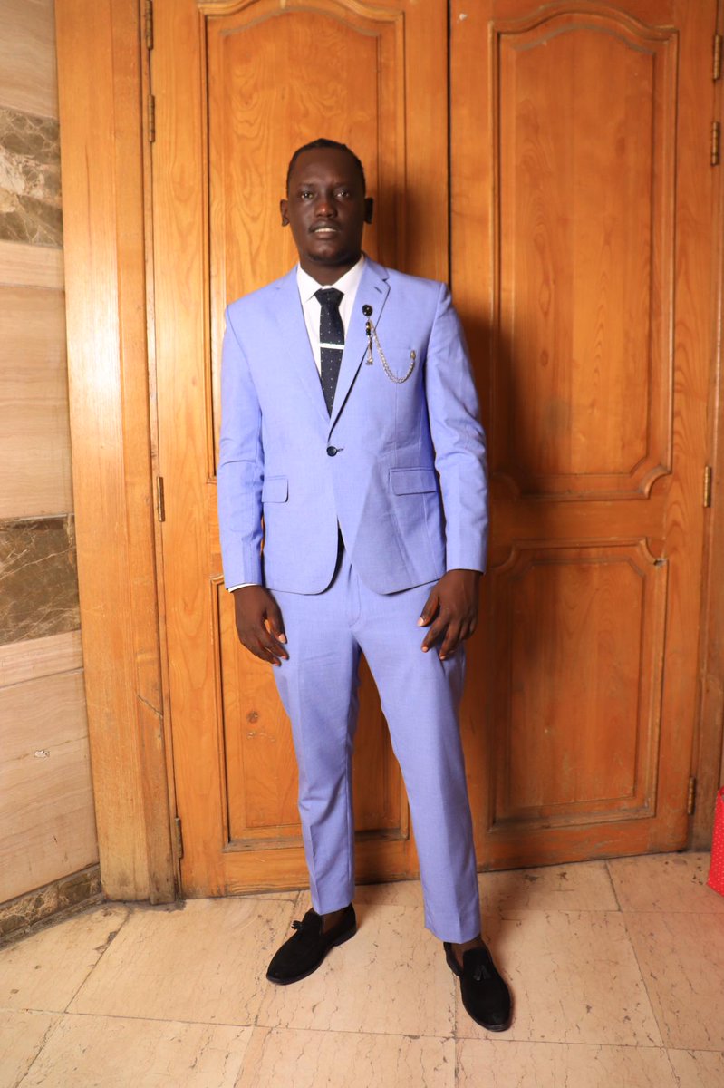 ajakdeng1's tweet photo. My Brother Graduation Day 👋 https://t.co/vBNGaCd5g1