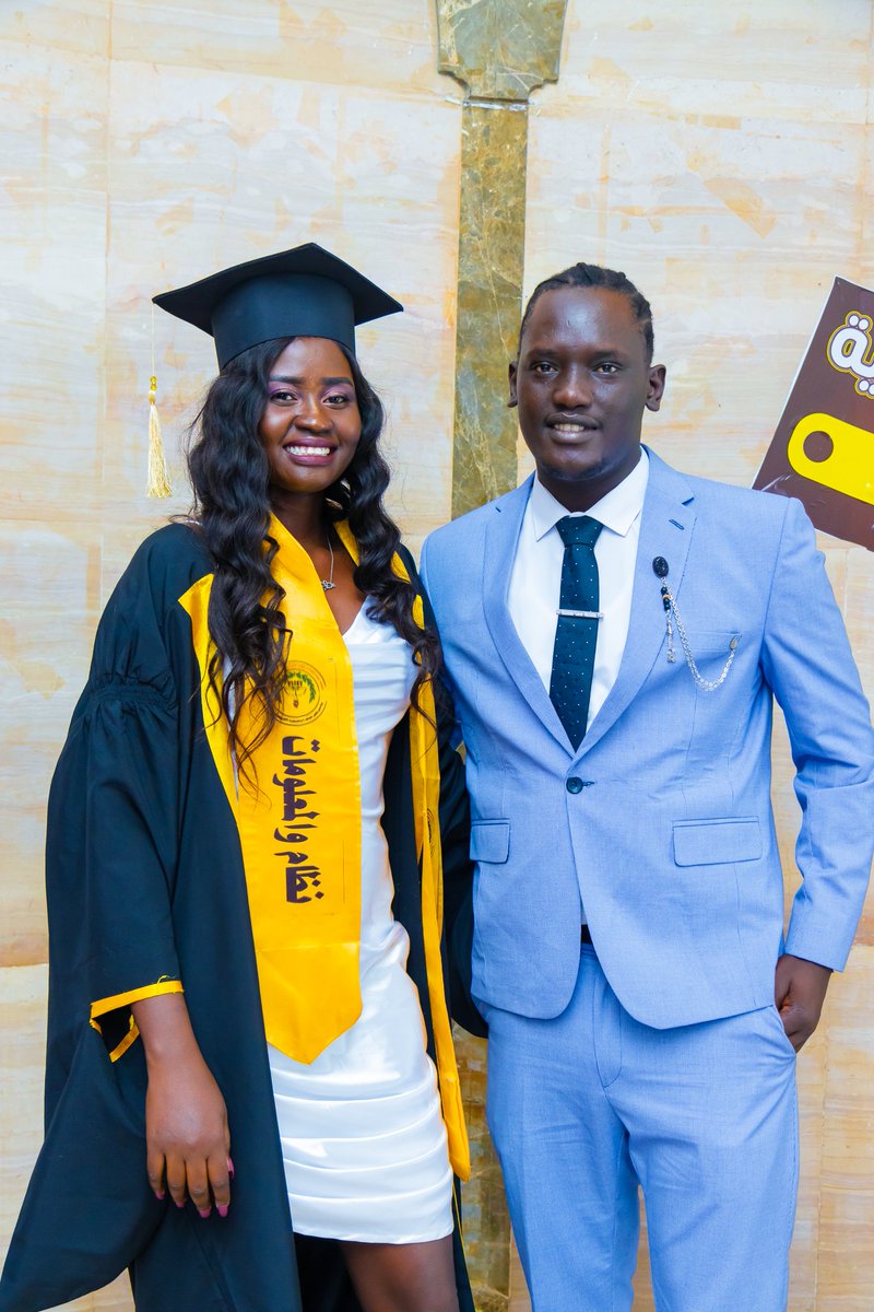 ajakdeng1's tweet photo. My Brother Graduation Day 👋 https://t.co/vBNGaCd5g1