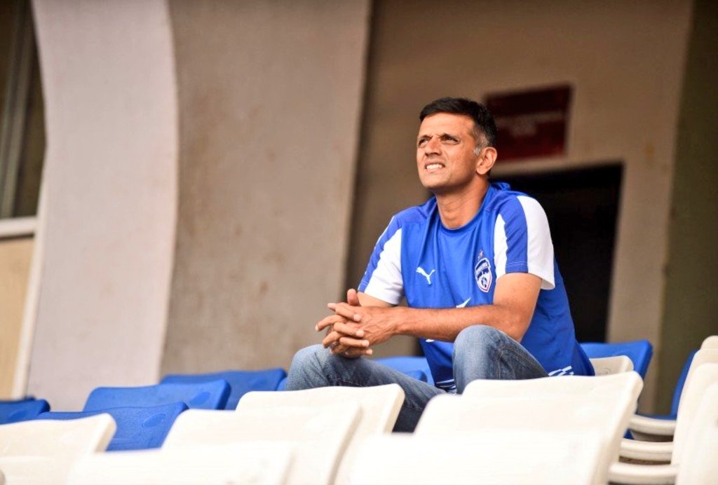 bengalurufc's tweet photo. #FriendOfBFC and now Boss of #TeamIndia! 🇮🇳
The Bengaluru FC family wishes Rahul Dravid the best of luck in his journey as @BCCI Head Coach.
#WeAreBFC #ComeTogether 🔵 https://t.co/tF1JAu3h95