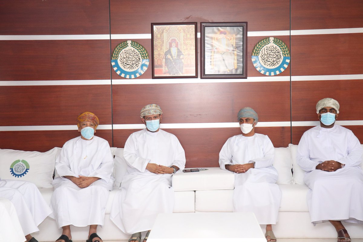 OCCI_BN's tweet photo. #يحدث_الآن الفاضل/عبدالله بن علي الشافعي رئيس مجلس إدارة فرع الغرفة بمحافظة شمال الباطنة يستقبل الفاضل/ أنور بن حمد السناني رئيس مجلس إدارة فرع الغرفة بمحافظة جنوب الشرقية @OCCI_Sur https://t.co/o9R60LhPP9