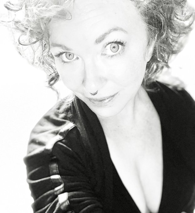 Like this pic if you&rsquo;d buy my new (adult fiction) book&hellip;just because I wrote it;-) https://t.co/acnvs