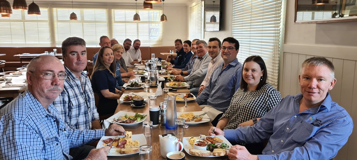 bluedogagCQ's tweet photo. This morning I enjoyed breakie in #Emerald with some of the smartest people I know - @business_gov_au Accelerating Commercialisation participants from Longreach, Rolleston, Emerald, Brisbane, Toowoomba, Goondiwindi & Mackay totalling @ 7000km travelled! #Qldagtechmonth #agtech21 https://t.co/E5hrcV1FNu