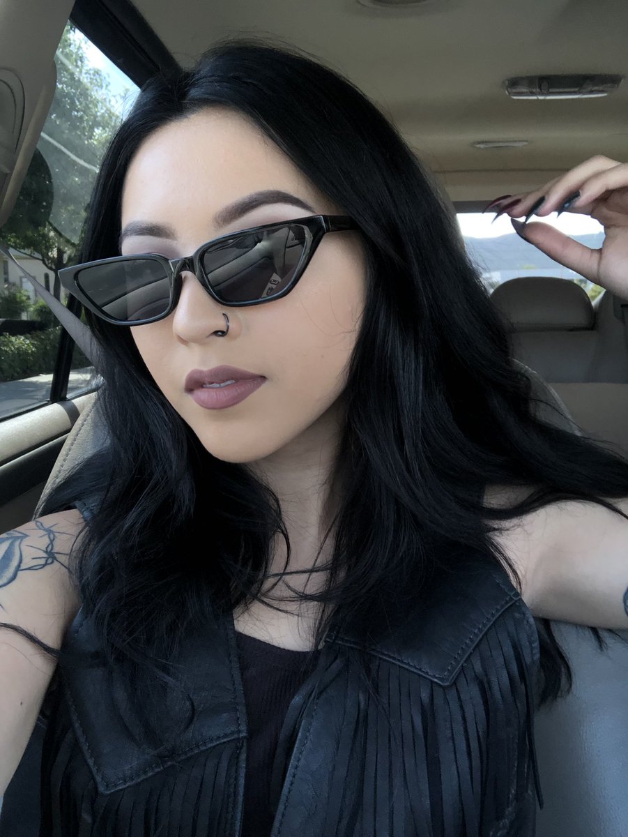 susbrina's tweet photo. Craving jet black hair again https://t.co/sT8HNJxOG1
