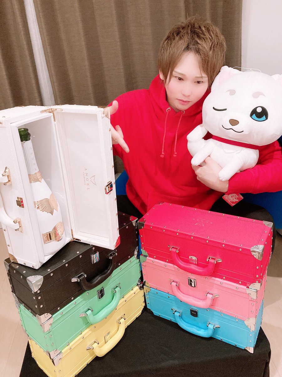KAISEIhansei's tweet photo. まだまだ突っ走る‼️‼️

#ホスト
#名古屋
#ネクストレベル
#名古屋はネクレベ
#蒼天を思え蒼天に願え https://t.co/PqcgA3hbfl