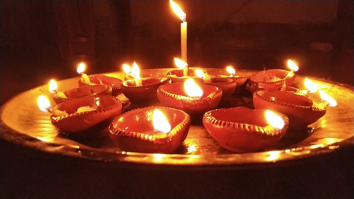 student_bengal's tweet photo. #HappyDeepavali #Diwali #Diwali2021 #diwalivibes #FestiveSeason #KaliPuja #KaliPuja2021 #halloween2021 #photography #PhotoOfTheDay #candle #pandals #dipawali Happy Diwali 2021 https://t.co/EgoMxaxbMY