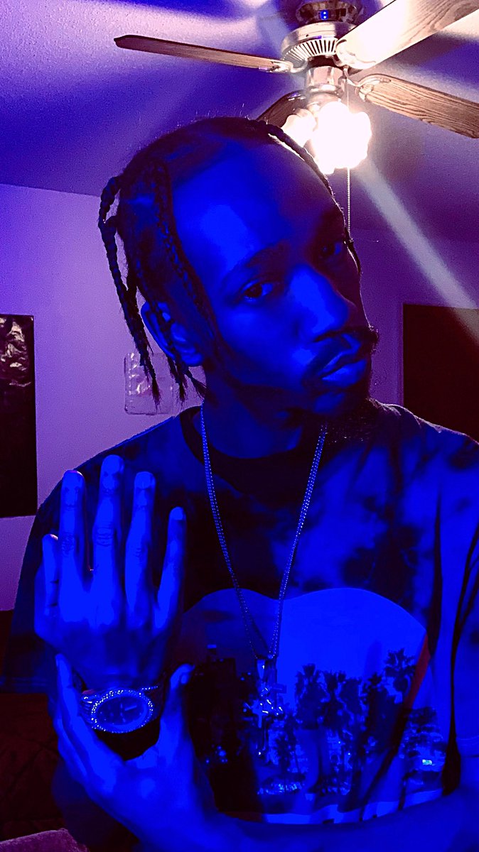 DaGridaz's tweet photo. #blue #braids #vibeswithyou https://t.co/i9SRToJcv8