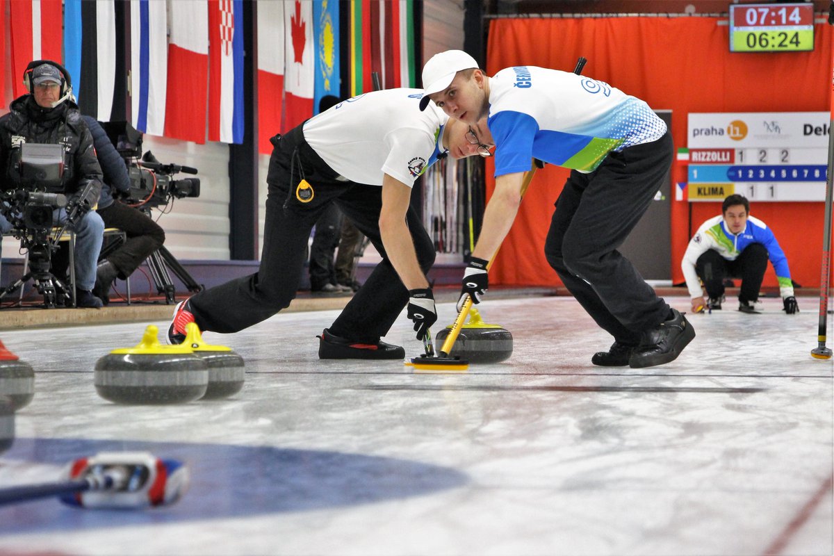 PSportoviny's tweet photo. Počínaje dneškem začíná ve sportovní hale v Roztylech turnaj Prague Classic Curling 2021, který potrvá až do neděle! 🥌

Více se dozvíte na @CeskyCurling nebo: https://t.co/XLADSzy0gq

📸 Ročník 2019 si můžete prohlédnout na fotkách od Lenky Hronové. Děkujeme!

#curling https://t.co/G3h8AXtEUY