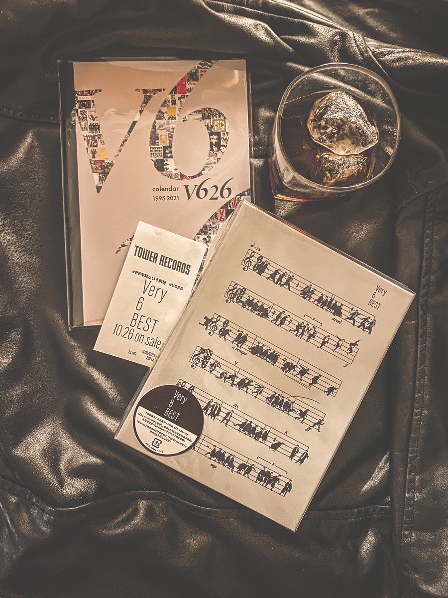 andthenote's tweet photo. Very 6 Best買ったよ。

Thank you V6

#Thankyou #v6 #forever #cafe #coffee #blackcoffee #cigarette #rock #jazz #blues #ジャニーズ #アイドル #music #record https://t.co/E1jaXCiMOG