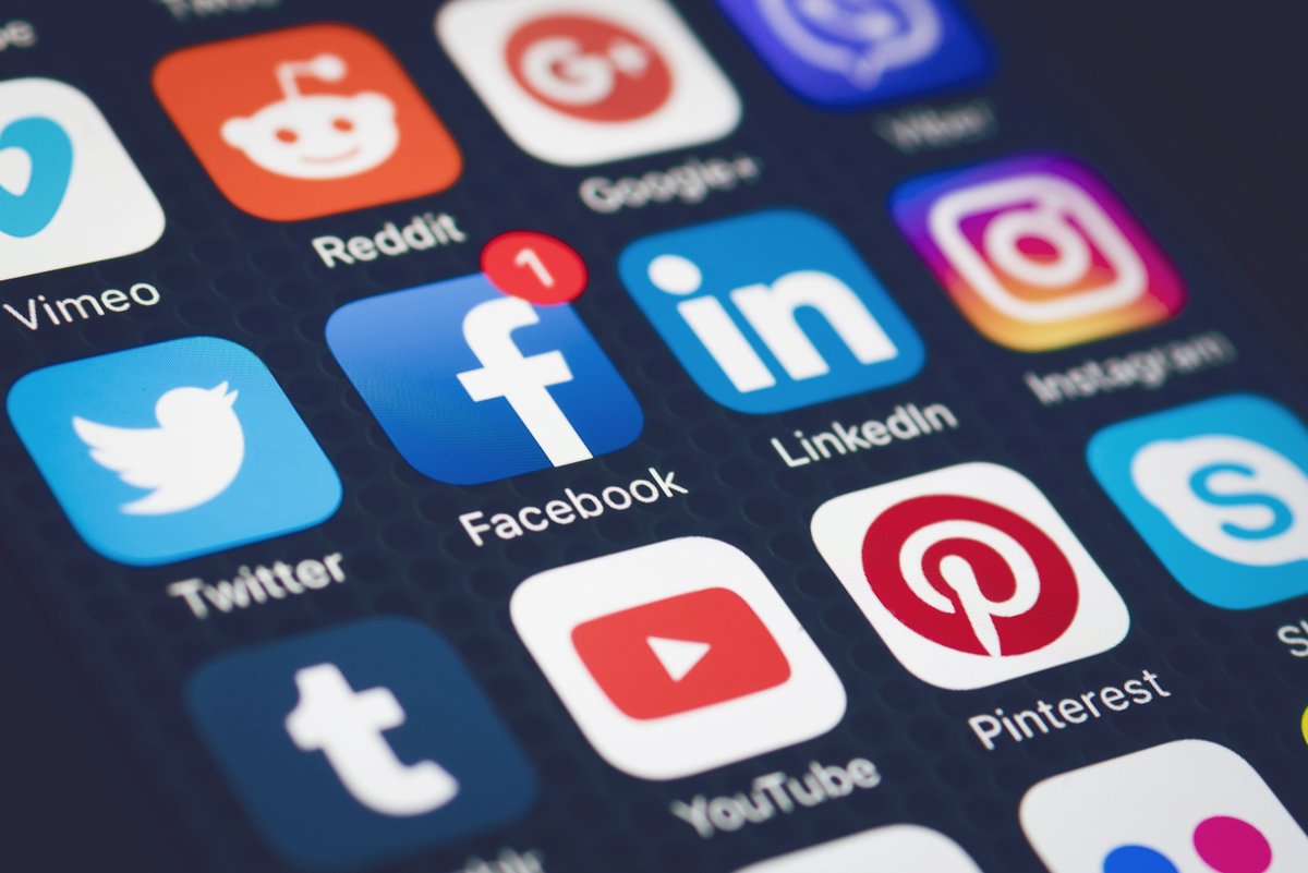 cardsys_at's tweet photo. #SocialCommerce oder… wo Posts zum nahtlosen Kauferlebnis werden NEU im BLOG: https://t.co/QalTjNblB2

#socialmedia #socialmediamarketing 
#marketing #ecommerce 
#mobilecommerce #mobileshop 
#webshop #onlineshop 
#ebusiness https://t.co/dDqbuZLQ4J