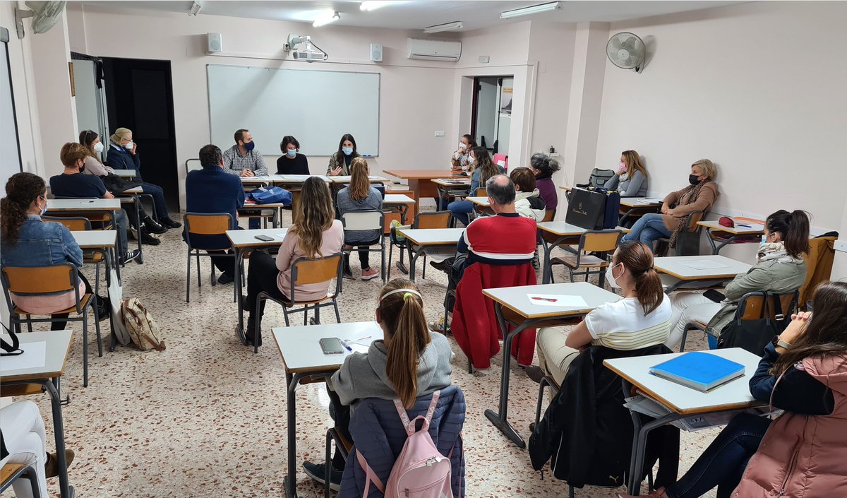 Los profesores del Santísimo nos hemos reunido con el personal de Asuntos Sociales de Alcàsser para seguir mejorando en la asistencia a nuestras familias.