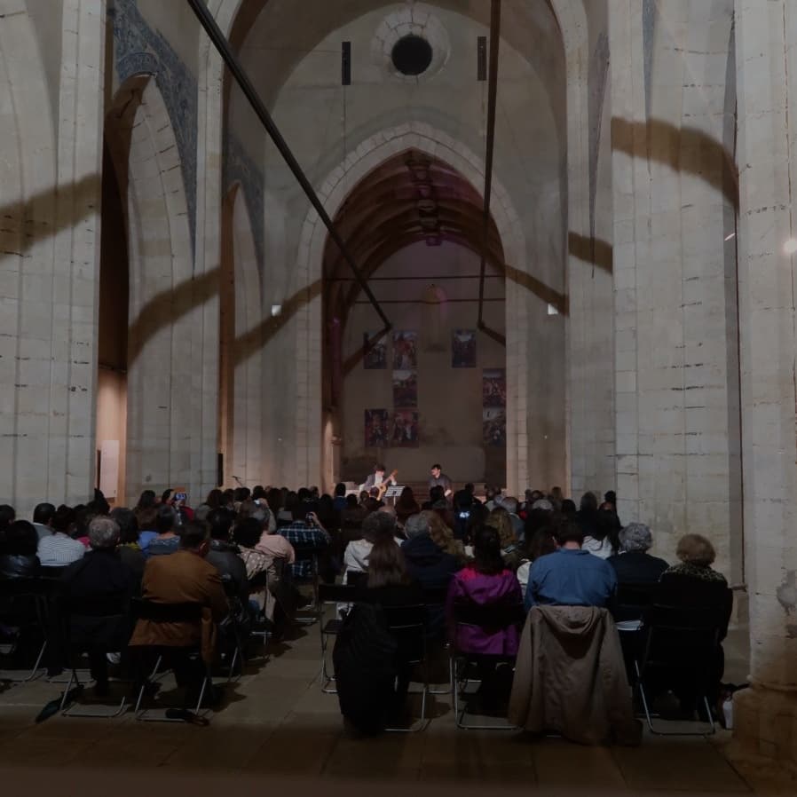 Concierto #LorcaPeregrino con Jonatan Alvarado en la Iglesia de Santiago de Palmela, Portugal. En el marco de #MostraEspanha2021, organizado por @culturagob, @ACEcultura y @spainculturept 📷 Fotografías de Beatriz Fontán.