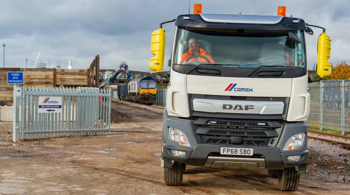 CEMEX_UK's tweet photo. CEMEX has officially opened its new rail depot in Birmingham, which will allow the business to increase its use of trains to transport its products and reduce truck movements. Read the full press release here: https://t.co/dTLGUfV3qt @GBRailfreight @GRSWeGoBeyond @networkrail https://t.co/sodKvlwqgY