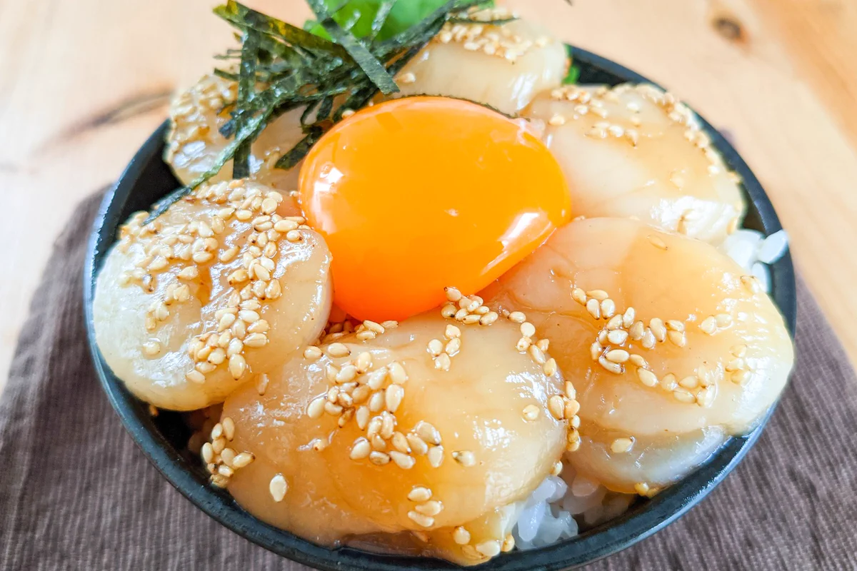 ホタテをより美味しく食べられそう！簡単な作業ばかりで作れちゃうホタテレシピ！