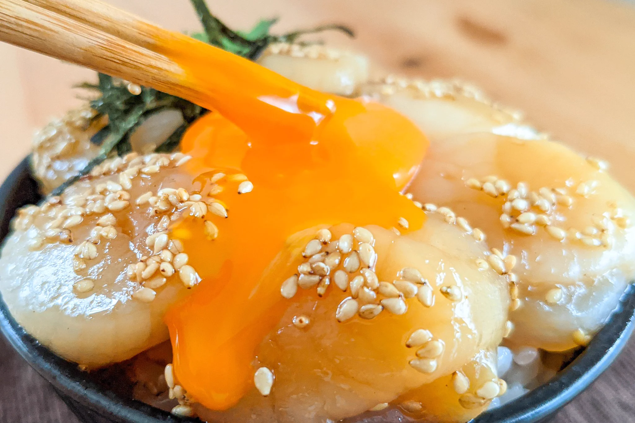 ホタテをより美味しく食べられそう！簡単な作業ばかりで作れちゃうホタテレシピ！