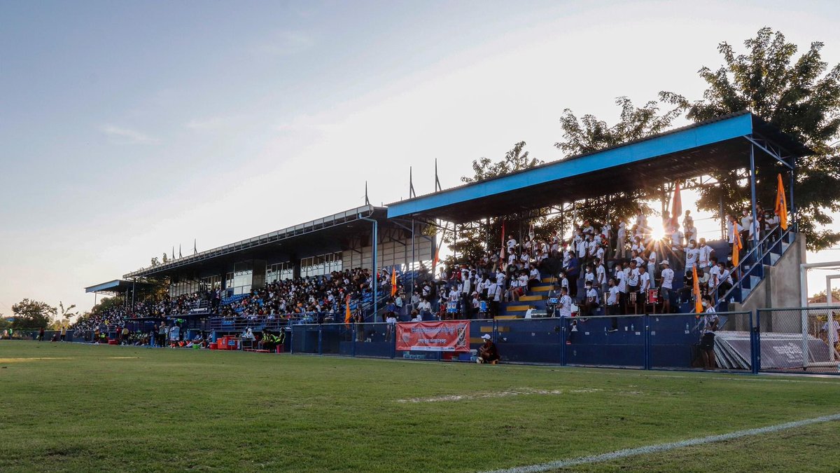 Angkor_Tiger_FC's tweet photo. 昨日は応援ありがとうございました⚽️

【JCファイナンスマッチデー】

前半1-1で折り返したのですが、後半に追加点を許し1-2で負けてしまいました。

しかし、2021シーズン初の観客動員可能な試合ということで多くの方に喜んで頂けることができました🏟

今シーズンのリーグ戦は残り2試合です💪💪 https://t.co/fzPZFMONF9