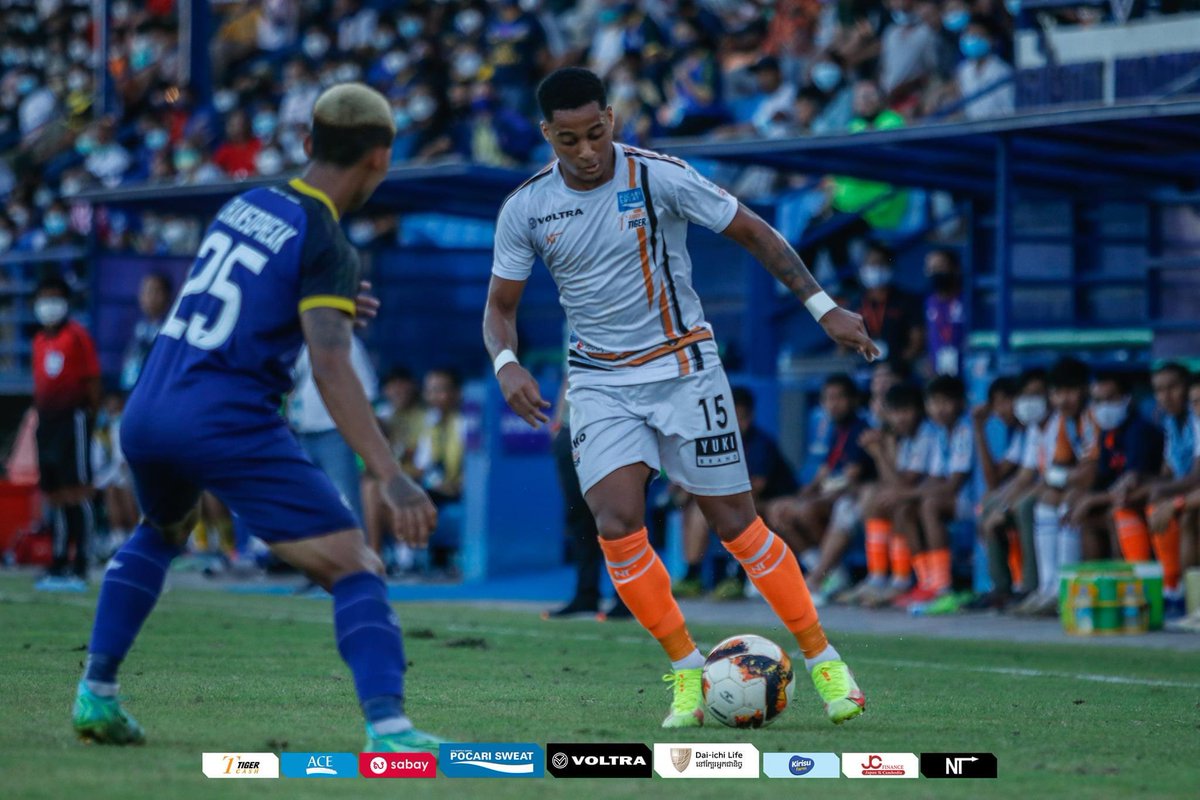 Angkor_Tiger_FC's tweet photo. 昨日は応援ありがとうございました⚽️

【JCファイナンスマッチデー】

前半1-1で折り返したのですが、後半に追加点を許し1-2で負けてしまいました。

しかし、2021シーズン初の観客動員可能な試合ということで多くの方に喜んで頂けることができました🏟

今シーズンのリーグ戦は残り2試合です💪💪 https://t.co/fzPZFMONF9