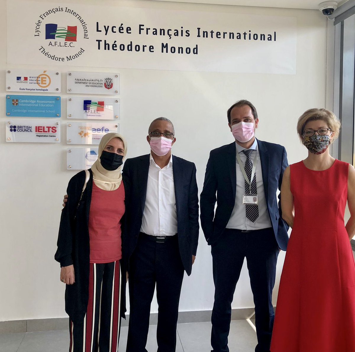 BertrandFerret's tweet photo. Yasmina Khadra à la rencontre des élèves du @LyceeMonod « Aucun bonheur n’est entier s’il n’est pas partagé » https://t.co/P2Z6AcQi4W