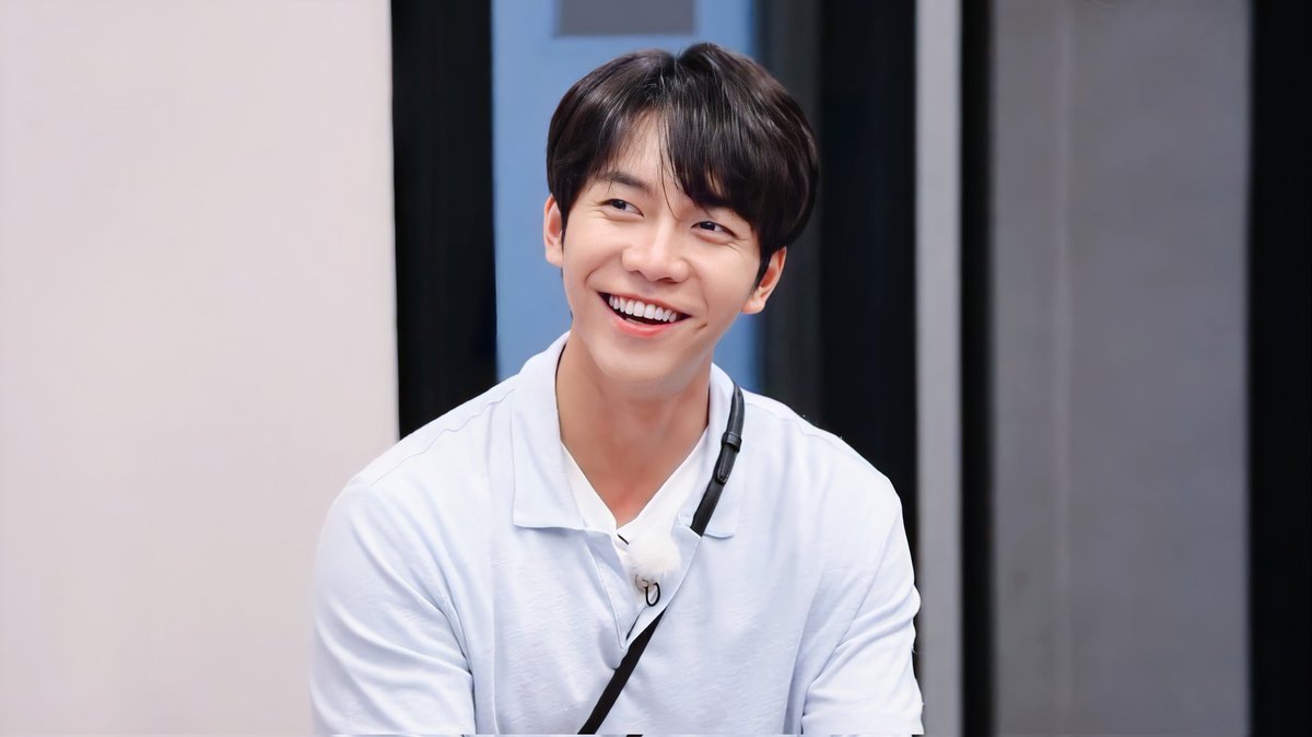 luvnixxx_n's tweet photo. dont forget to interact with your fellow airens. 

#MAMAVOTE #leeseunggi https://t.co/EWASFnhVxk