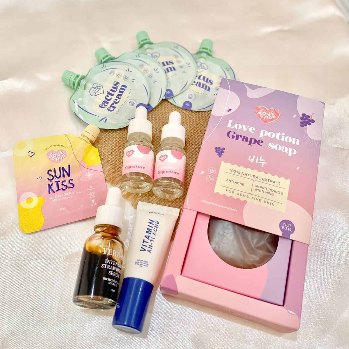 siriluckxn's tweet photo. 🌵ส่งต่อสกินแคร์ ของแท้หมดค่าา❗️
- แคคตัส (ล็อตเดือนตุลา) 59฿ >>3ซอง ส่งฟรี
-สบู่เกรปโซป 150฿รวมส่ง
-เซรั่มเลิฟ 159฿รวมส่ง
📬 ส่งแฟลช 1ชิ้น25฿  เหมาส่ง35฿
#ส่งต่อ #ส่งต่อสกินแคร์มือ2 #ส่งต่อคสอ #ส่งต่อสกินเเคร์ #ส่งต่อเครื่องสําอาง #ครีมแคคตัส #เซรั่มสตอ
 ราคาดูต่อที่ 👇🏼👇🏼 https://t.co/jbRNbWnM3z