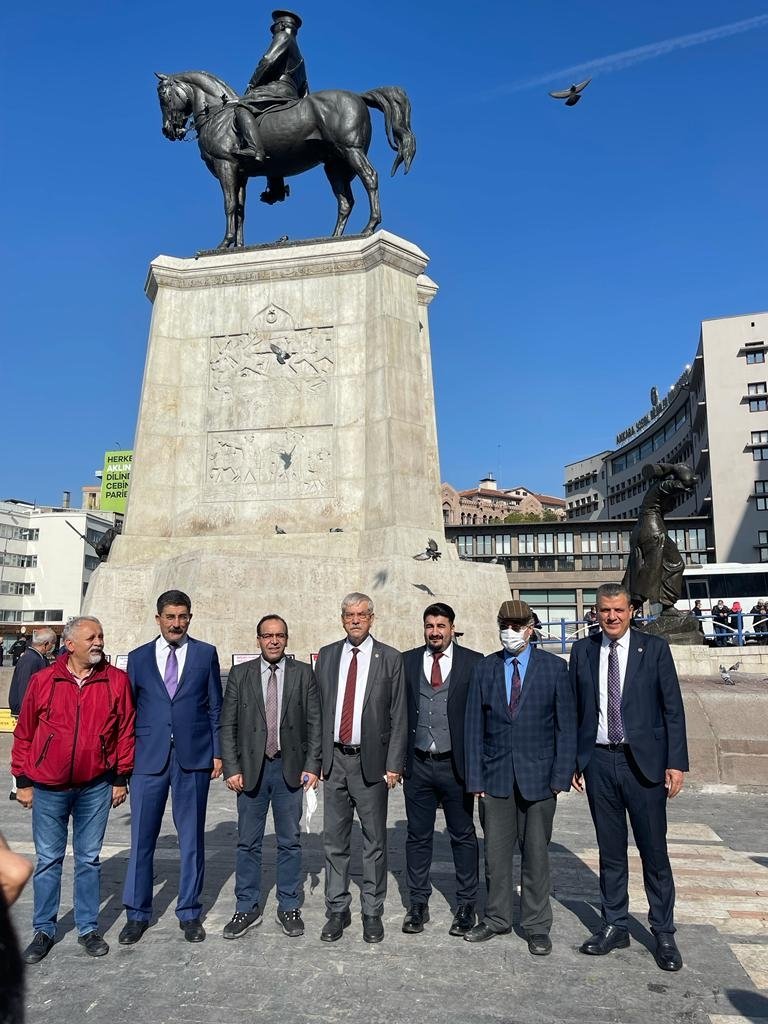 Sağlıkta yüz binlerce gencimiz atama bekliyor. Ankara Ulus'ta hakkını arayan, atama bekleyen gençlerimizin eylemine katıldık, sesimizi yükselttik. Duyun bu sesi! #SaglikciUlustaAtamaNerede #Saglikci4KasimdaUlusta