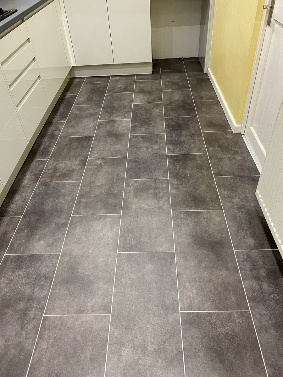PjmFlooring's tweet photo. Tile effect luxury vinyl supplied and fitted to a kitchen complete with ice grouting strips. This product is warm underfoot, non slip, easy to maintain- and it looks amazing. Call for a free quotation 01244 291900. #happycustomer #luxuryvinylspecialists #chestertweets https://t.co/7nuBa2adOs