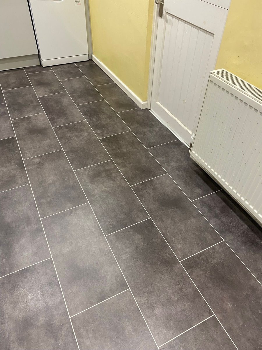 PjmFlooring's tweet photo. Tile effect luxury vinyl supplied and fitted to a kitchen complete with ice grouting strips. This product is warm underfoot, non slip, easy to maintain- and it looks amazing. Call for a free quotation 01244 291900. #happycustomer #luxuryvinylspecialists #chestertweets https://t.co/7nuBa2adOs