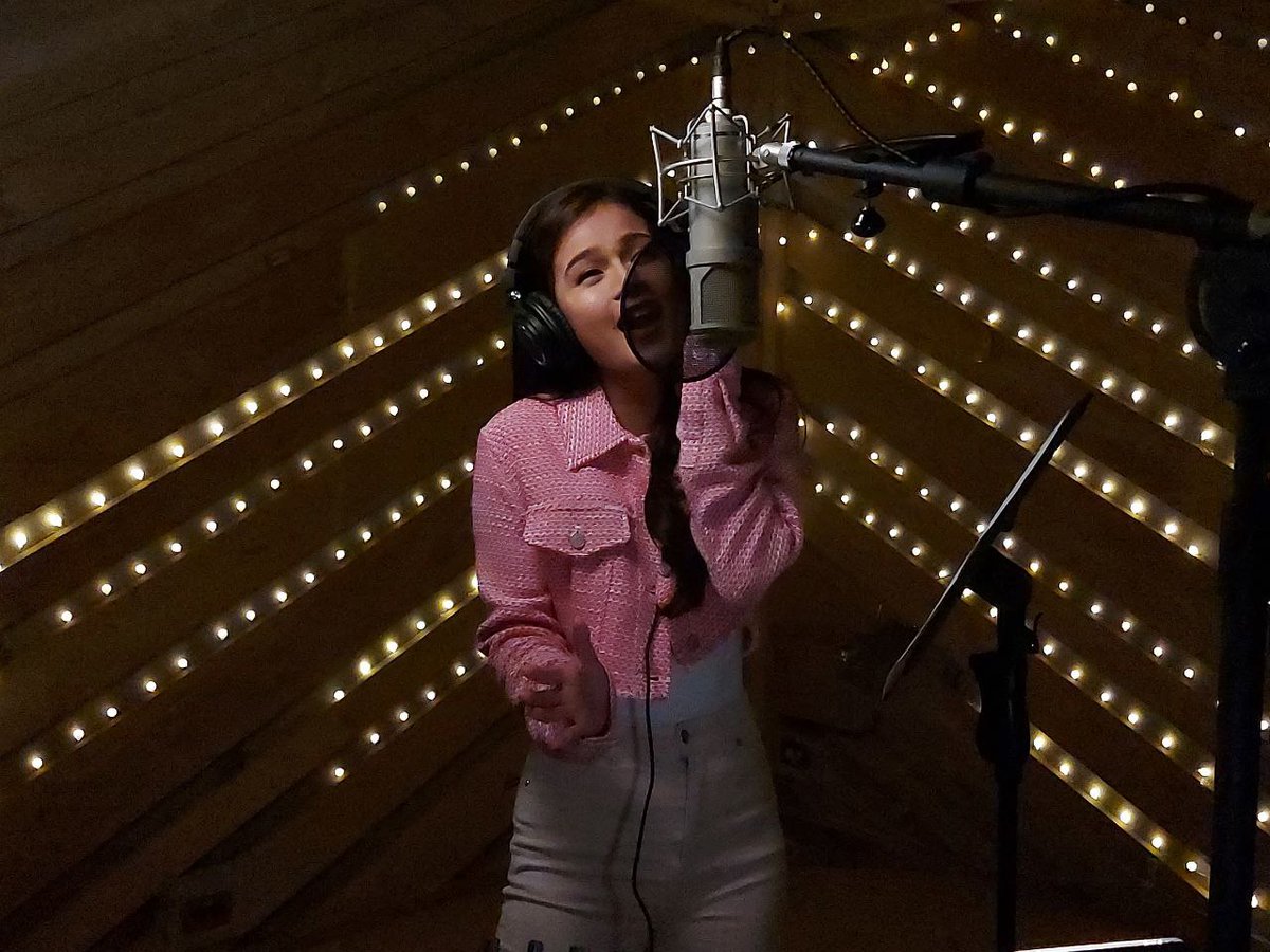 DISNEY SIMULAN BUKAS NA
#MarisRacal
<a href="/OhMyDisney/">Oh My Disney</a> <a href="/DisneyStudiosPH/">Disney Studios Philippines</a> <a href="/enjoyGLOBE/">Globe Telecom</a> <a href="/BalconyE/">Balcony Entertainment</a> <a href="/starmagicphils/">Star Magic</a> <a href="/MissMarisRacal/">Maris Racal</a>