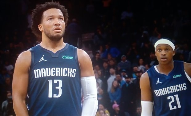 NbaLoverEs's tweet photo. Dallas y Memphis ganan por estrecho margen a Spurs y Nuggets https://t.co/KSjit9z0hv https://t.co/uuAJFEcaRh