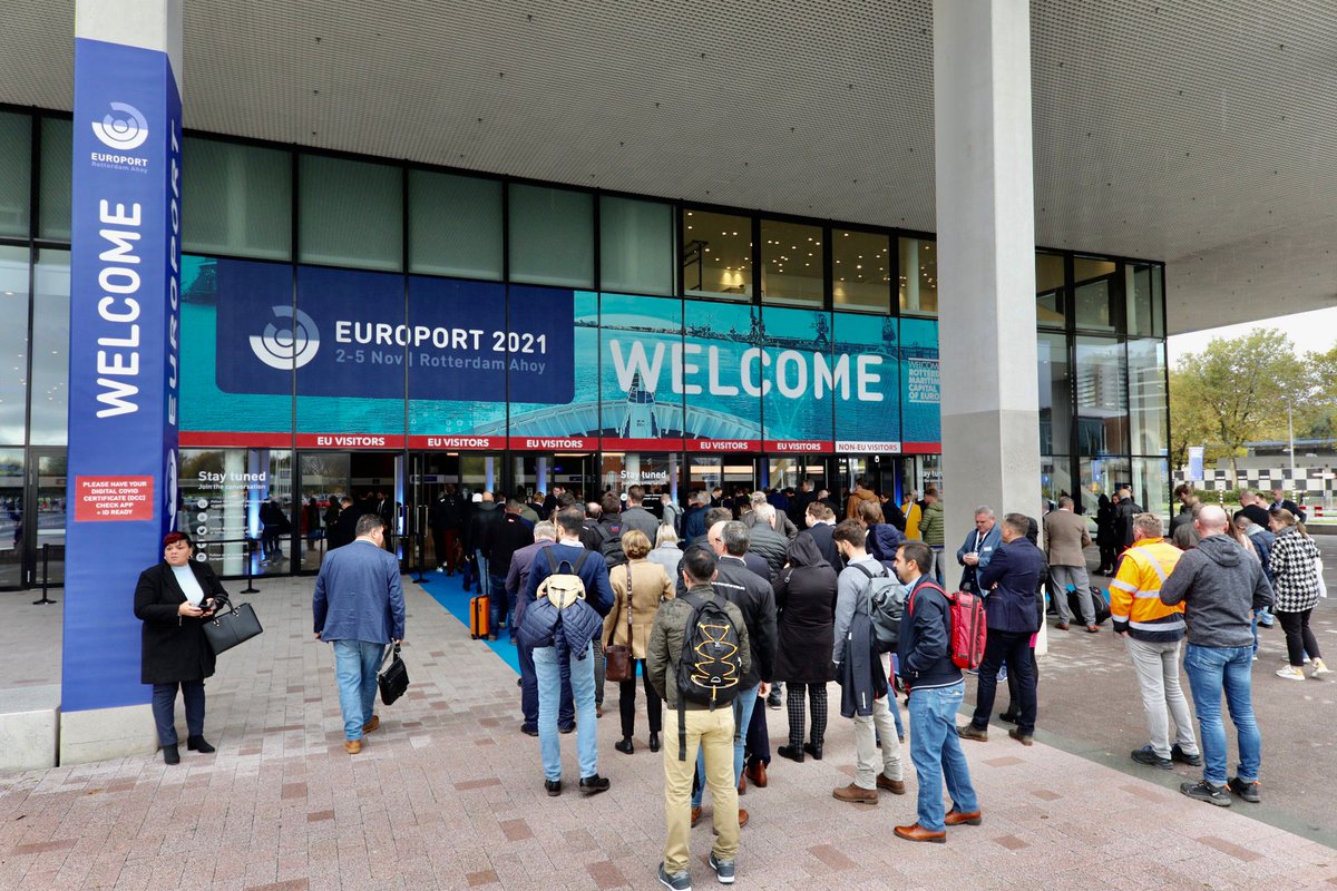 Europort2025's tweet photo. Welcome back to Day 3 of #Europort! Join for more face-to-face meetings 🤝 thought-provoking presentations 💡 and the late-evening networking 🥂 #Maritime #Shipping #MaritimeEvents https://t.co/i7yHPMkZxq