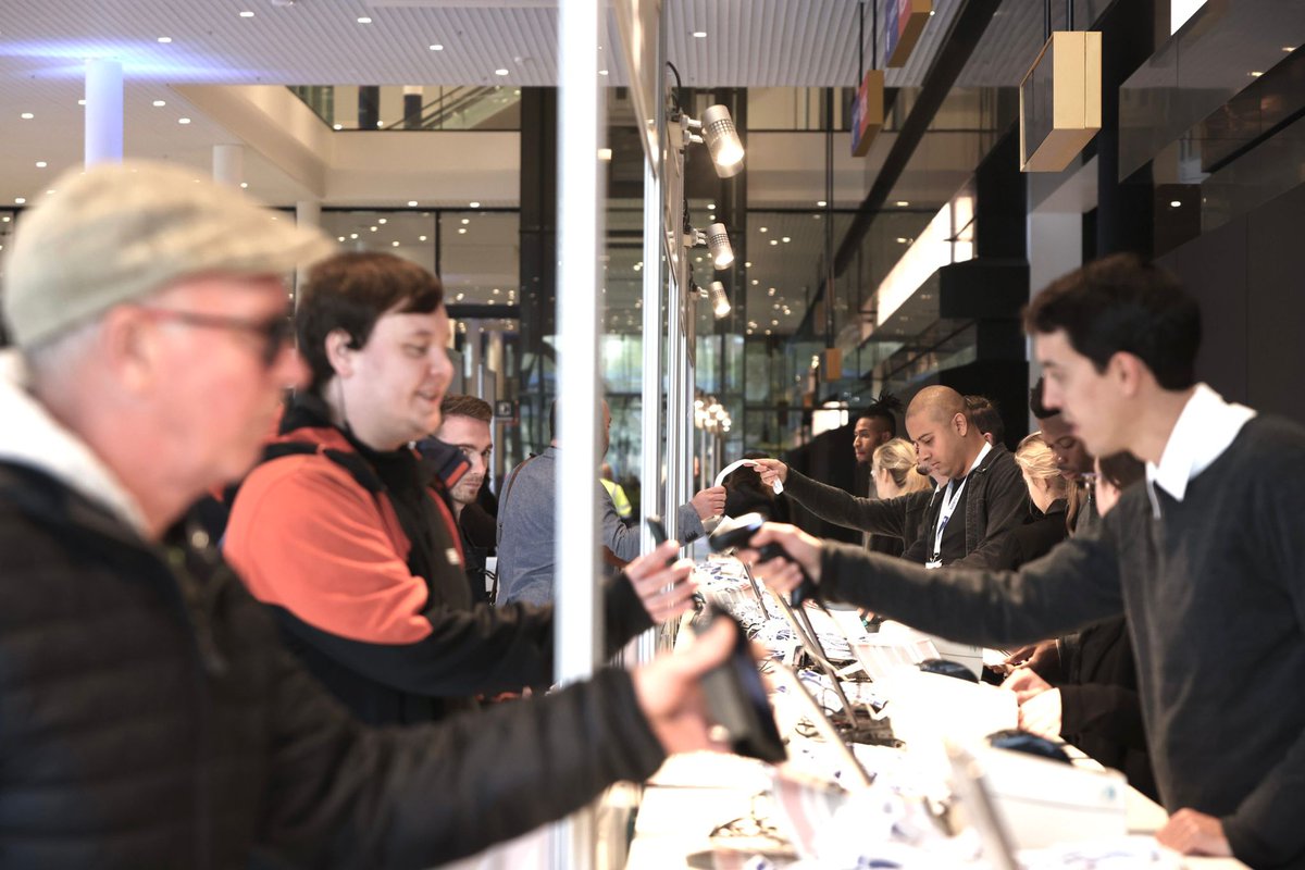 Welcome back to Day 3 of #Europort! Join for more face-to-face meetings 🤝 thought-provoking presentations 💡 and the late-evening networking 🥂 #Maritime #Shipping #MaritimeEvents