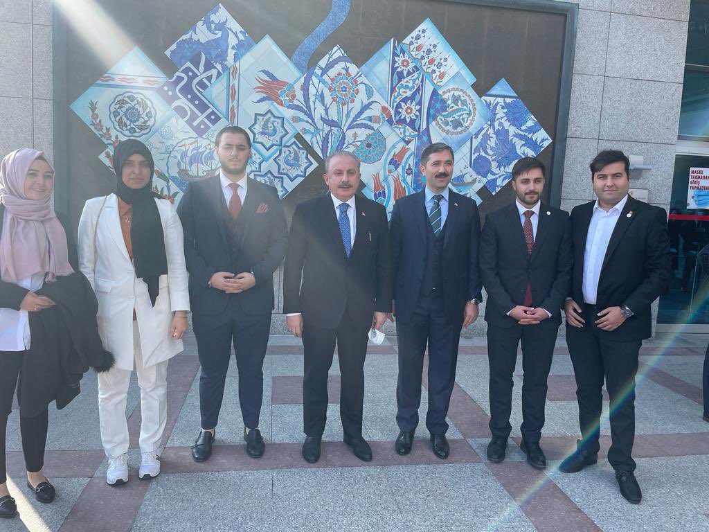 TBMM Başkanı <a href="/MustafaSentop/">Mustafa Şentop</a>’a Avrupa’dan ziyaretimize gelen gençlerimizle gösterdiği ilgi ve alakadan dolayı teşekkür ediyorum.
