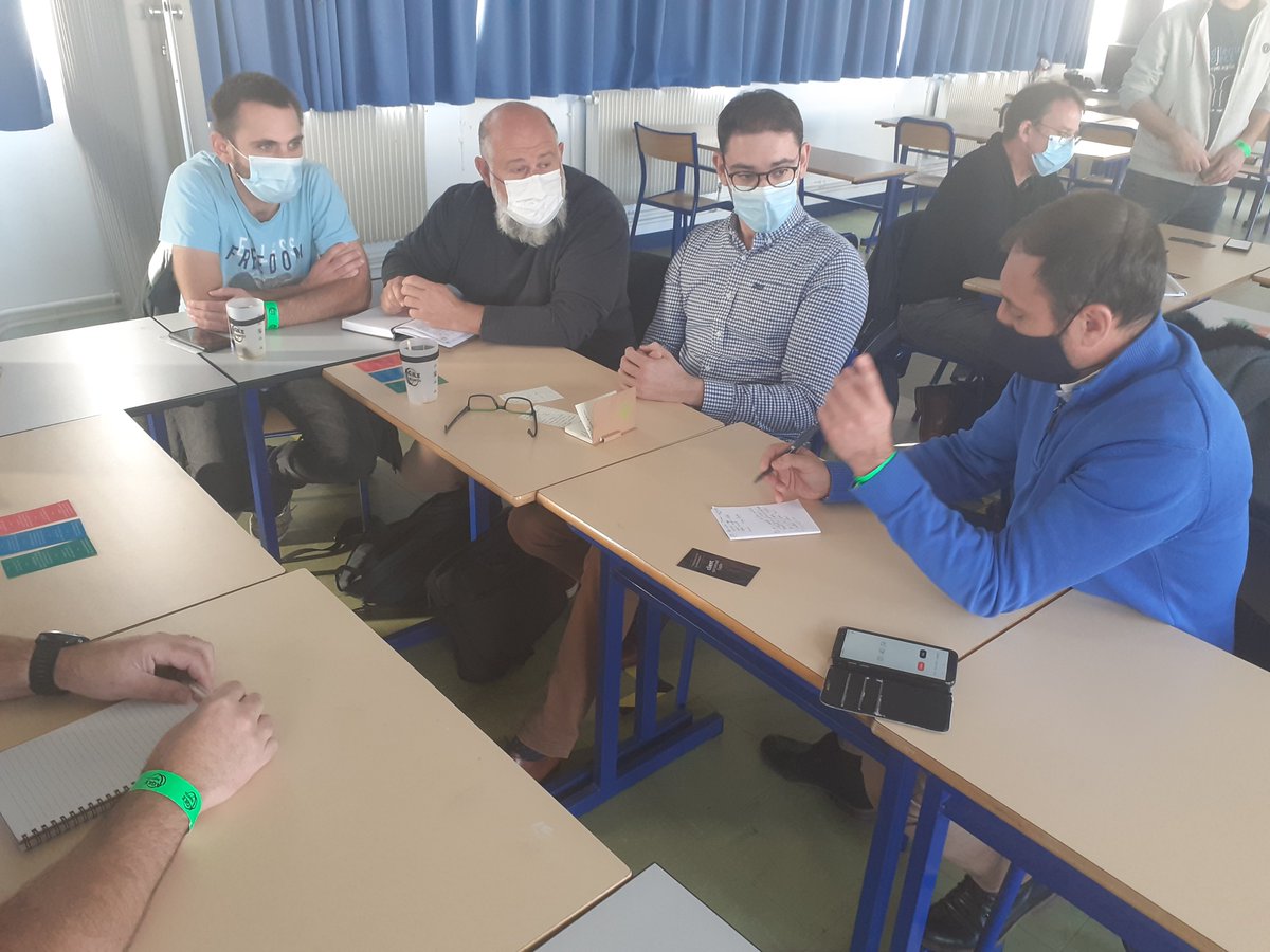 Une session de dilemme project en cours à Nantes
Objectif atteint : on a du débat et des rires :-D
#ATN21 #debat #agile