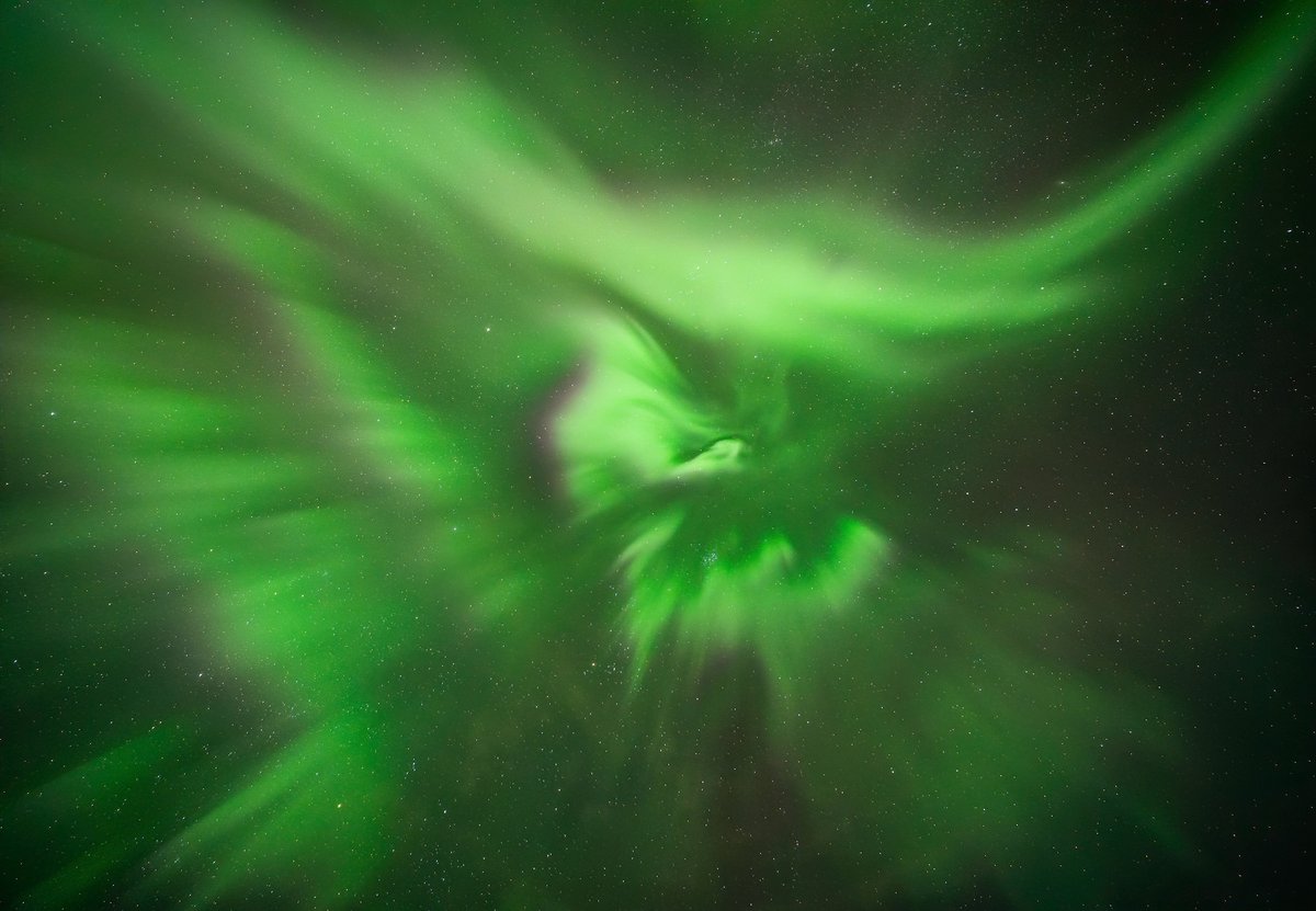 BadWeatherKyle's tweet photo. And finally...

The CORONA was out of this world. Curtains reaching straight down for hours. 

Stay tuned for timelapses! https://t.co/mlSN8b3KoL