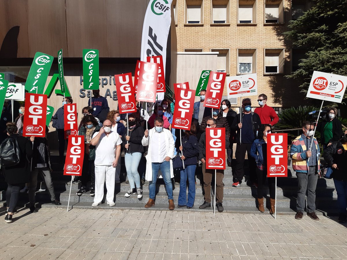 @ugtserviciospublicos Jaén Sanidad, concentración en el Hospital de Linares,  no a la patada en el culo a los 8.000 compañero/as despedidos/as,  100% Contratación Ya