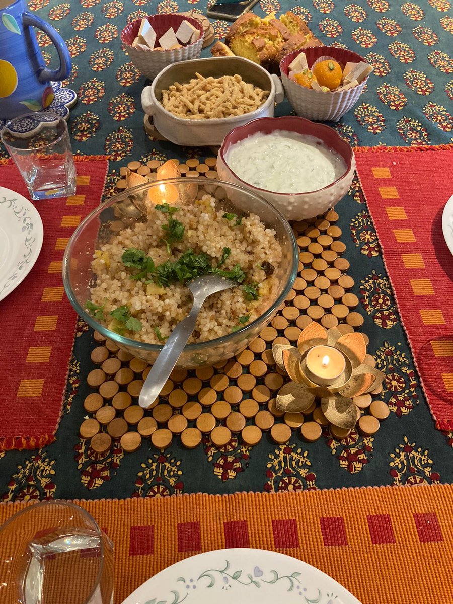 _ADeshpande's tweet photo. Traditional Diwali brunch plus a cornmeal cake. Diwali Mubarak 🪔🎆🎇 #dressup #eatsweets #spreadlight https://t.co/zjSpatMLCp