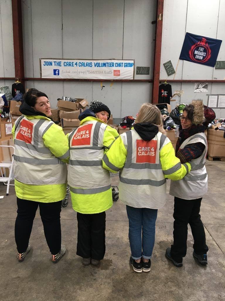 BathRefugees's tweet photo. If you're in Bath and would like to join the next @Care4Calais trip, leaving Bath at 16:30 Dec 2, returning 22:00 Dec 5th, please get in touch with Emma at info@come2calais.org

Work with welcoming volunteers to meet refugees, provide warm clothes, hot drinks and a friendly face. https://t.co/GXnZZXX5EE